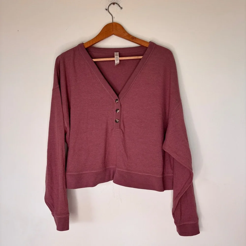 Alo Yoga Alolux Soho Cropped Henley Pink Long Sleeve Size Medium